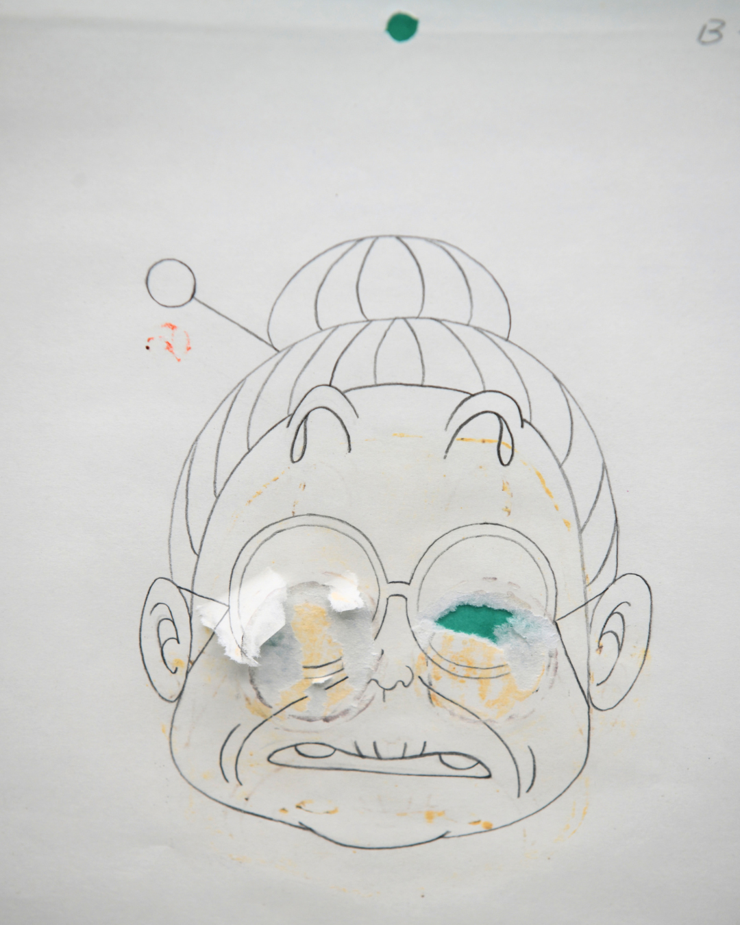 Oma matching Dr. Slump production douga showing paint transfer and eye-area damage